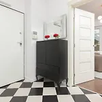 Błonia Wilanowskie By Renters Apartament