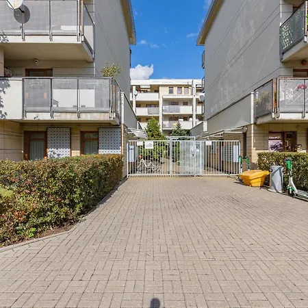 Błonia Wilanowskie By Renters Apartament *